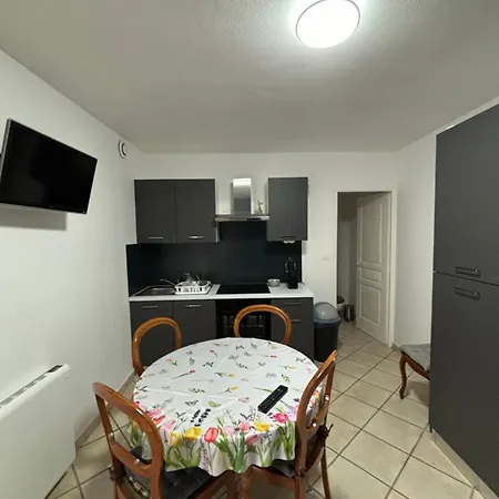 Apartment Maison 3 *